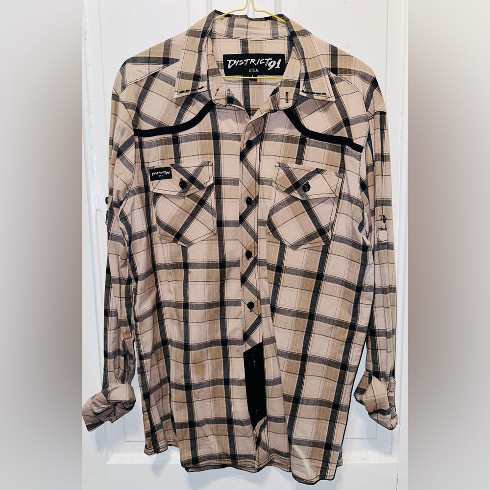 Vintage District 9 western / flannel shirt. Buttoned arms. Brown & black size L